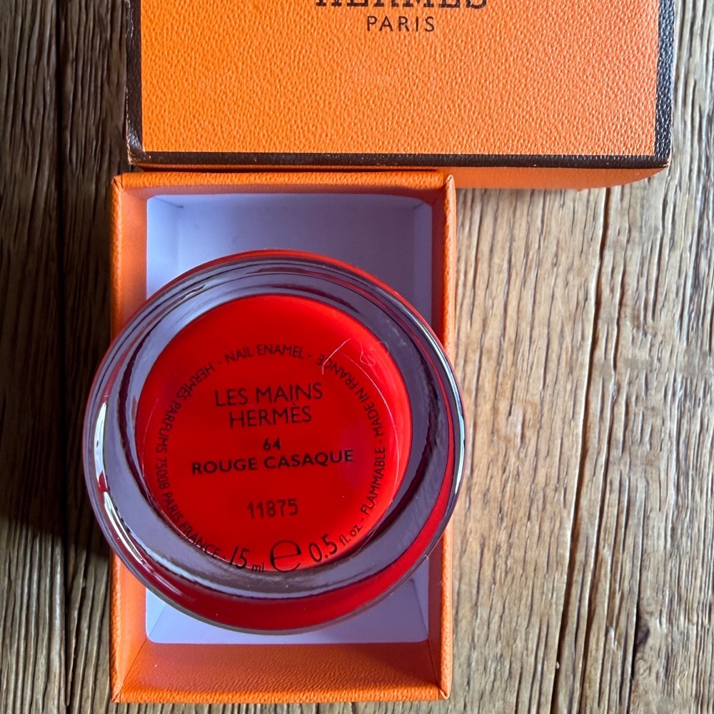 Hermès Les Mains Nail Enamel 64 Rouge Casaque Red Polish w/ Box Like New - Picture 2 of 4